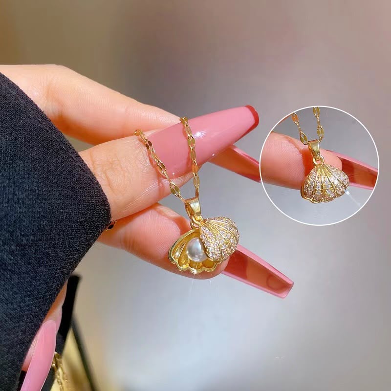 18K Gold Plated Beach Shell Pendant Necklace with Acrylic Inlay